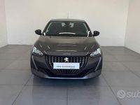 Usata Peugeot 208 Allure 101 CV (74 kW) 2023 Grigio Utilitaria