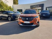 Usata Peugeot 2008 Allure 102 CV (75 kW) 2020 Orange metallizzato SUV