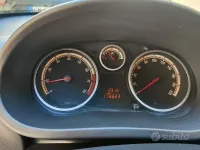 Usata Opel Corsa 80 CV (58 kW) 2010 Bianco Utilitaria