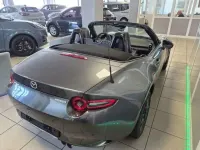 Nuova Mazda MX5 Homura-Line 132 CV (97 kW) 2026 Machine grey Cabrio