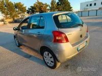 Usata Toyota Yaris 90 CV (66 kW) 2007 Grigio Utilitaria
