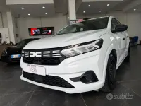 Usata Dacia Sandero Essentiel 101 CV (74 kW) 2023 Bianco Berlina