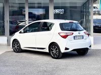 Usata Toyota Yaris Hybrid 73 CV (53 kW) 2018 Bianco Berlina