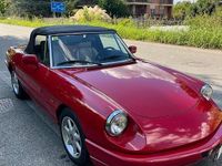 Usata Alfa Romeo Spider 106 CV (77 kW) 1991 Rosso Cabrio