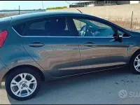 Usata Ford Fiesta Titanium 97 CV (71 kW) 2016 Grigio Utilitaria