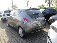 Usata Lancia Ypsilon Gold 69 CV (50 kW) 2016 Grigio Utilitaria