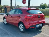 Usata Kia Rio 75 CV (55 kW) 2013 Rosso Utilitaria