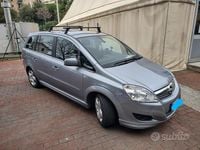 Usata Opel Zafira 110 CV (80 kW) 2011 Grigio Monovolume