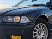 Usata BMW 320 Cabriolet 150 CV (110 kW) 1995 Blu Cabrio