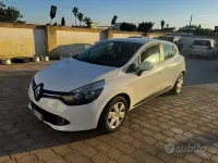 Usado Renault Clio IV 75 CV (55 kW) 2015 Blanco Berlina