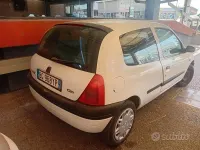 Usata Renault Clio 58 CV (42 kW) 1999 Bianco Berlina