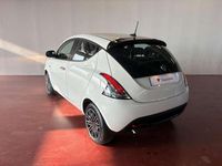 Usata Lancia Ypsilon Silver 69 CV (50 kW) 2024 Bianco neve Utilitaria