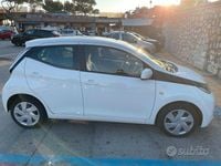 Usata Toyota Aygo X-Black 69 CV (50 kW) 2015 Bianco Utilitaria