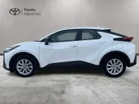 Usata Toyota C-HR Active 140 CV (102 kW) 2024 Bianco SUV