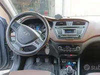 Usata Hyundai i20 75 CV (55 kW) 2015 Grigio Berlina