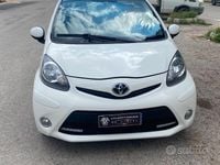 Usata Toyota Aygo 68 CV (50 kW) 2013 Bianco Utilitaria