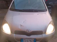 Usata Toyota Yaris Verso 2004 Grigio Monovolume