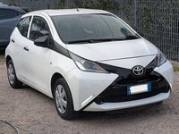 Usata Toyota Aygo 69 CV (50 kW) 2018 Bianco Utilitaria