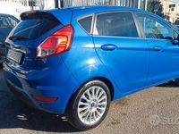 Usata Ford Fiesta Titanium 75 CV (55 kW) 2013 Blu Berlina
