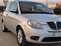 Usata Lancia Ypsilon 75 CV (55 kW) 2007 Argento Utilitaria