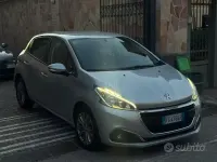 Usata Peugeot 208 Allure 82 CV (60 kW) 2017 Grigio Utilitaria