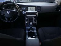 Usata Volvo V60 R-Design Momentum 114 CV (83 kW) 2016 Nero Station wagon