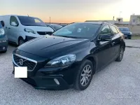 Usata Volvo V40 Momentum 120 CV (88 kW) 2016 Nero Berlina