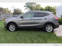Usata Nissan Qashqai N-Connecta 110 CV (80 kW) 2017 Grigio SUV
