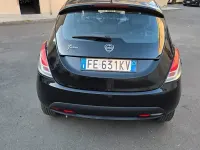 Usado Lancia Ypsilon Platinum 69 HP (50 kW) 2016 Preto Citadino