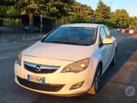 Usata Opel Astra 101 CV (74 kW) 2010 Bianco Berlina