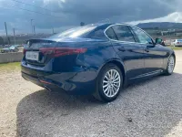 Usata Alfa Romeo Giulia 180 CV (132 kW) 2017 Blu Berlina