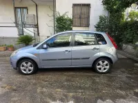 Usata Ford Fiesta Ghia 68 CV (50 kW) 2005 Bluazzurro Utilitaria