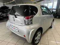 Usata Toyota iQ 68 CV (50 kW) 2009 Argento Utilitaria