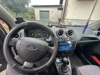 Usata Ford Fiesta 80 CV (58 kW) 2007 Grigio Utilitaria