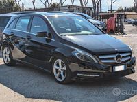 Usata Mercedes B180 109 CV (80 kW) 2012 Nero Monovolume
