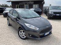 Usata Ford Fiesta Titanium 101 CV (74 kW) 2016 Gray Berlina