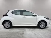 Usata Toyota Yaris Hybrid Active 92 CV (67 kW) 2022 Bianco Berlina