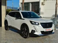 Usata Peugeot 2008 Allure 110 CV (80 kW) 2022 Madreperla SUV