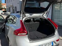 Usata Volvo V40 150 CV (110 kW) 2015 Argento Berlina