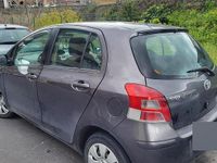 Usata Toyota Yaris 69 CV (50 kW) 2010 Grigio Utilitaria