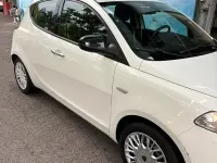Usata Lancia Ypsilon 69 CV (50 kW) 2016 Bianco Utilitaria