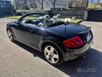 Usata Audi TT Roadster 179 CV (131 kW) 2004 Nero Cabrio