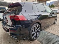 Usata VW Golf VIII R-line 190 CV (139 kW) 2022 Deep black perleffekt Berlina