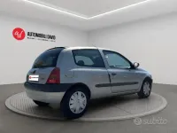 Usata Renault Clio II 98 CV (72 kW) 2000 Grigio Utilitaria