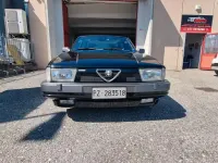 Usata Alfa Romeo 75 155 CV (114 kW) 1990 Nero Berlina
