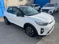 Usata Kia Stonic Style 100 CV (73 kW) 2019 Bianco SUV