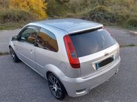Usata Ford Fiesta 73 CV (53 kW) 2004 Grigio Utilitaria