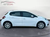Usata Peugeot 208 Active 82 CV (60 kW) 2019 Bianco Utilitaria