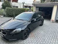 Usata Volvo V40 Business Edition 120 CV (88 kW) 2017 Nero Berlina