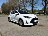 Usata Toyota Yaris Hybrid Active 92 CV (67 kW) 2022 Bianco Berlina